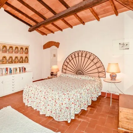 Ari, La Tua In Toscana